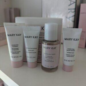 Mary Kay® Skin Care Hydrating Go Set